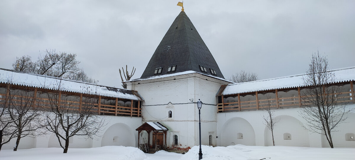 Юго-западная башня