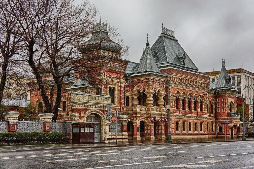 Посольство франции в москве