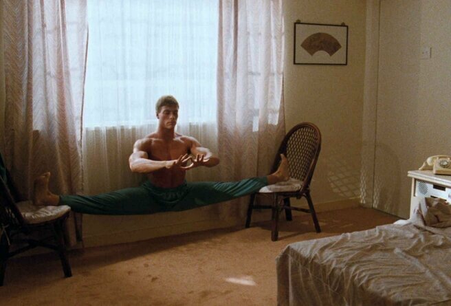 Знаменитый шпагат Ван Дамма