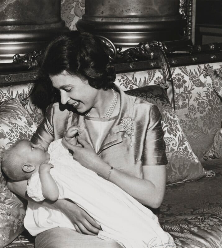 Елизавета II и принц Эдвард 