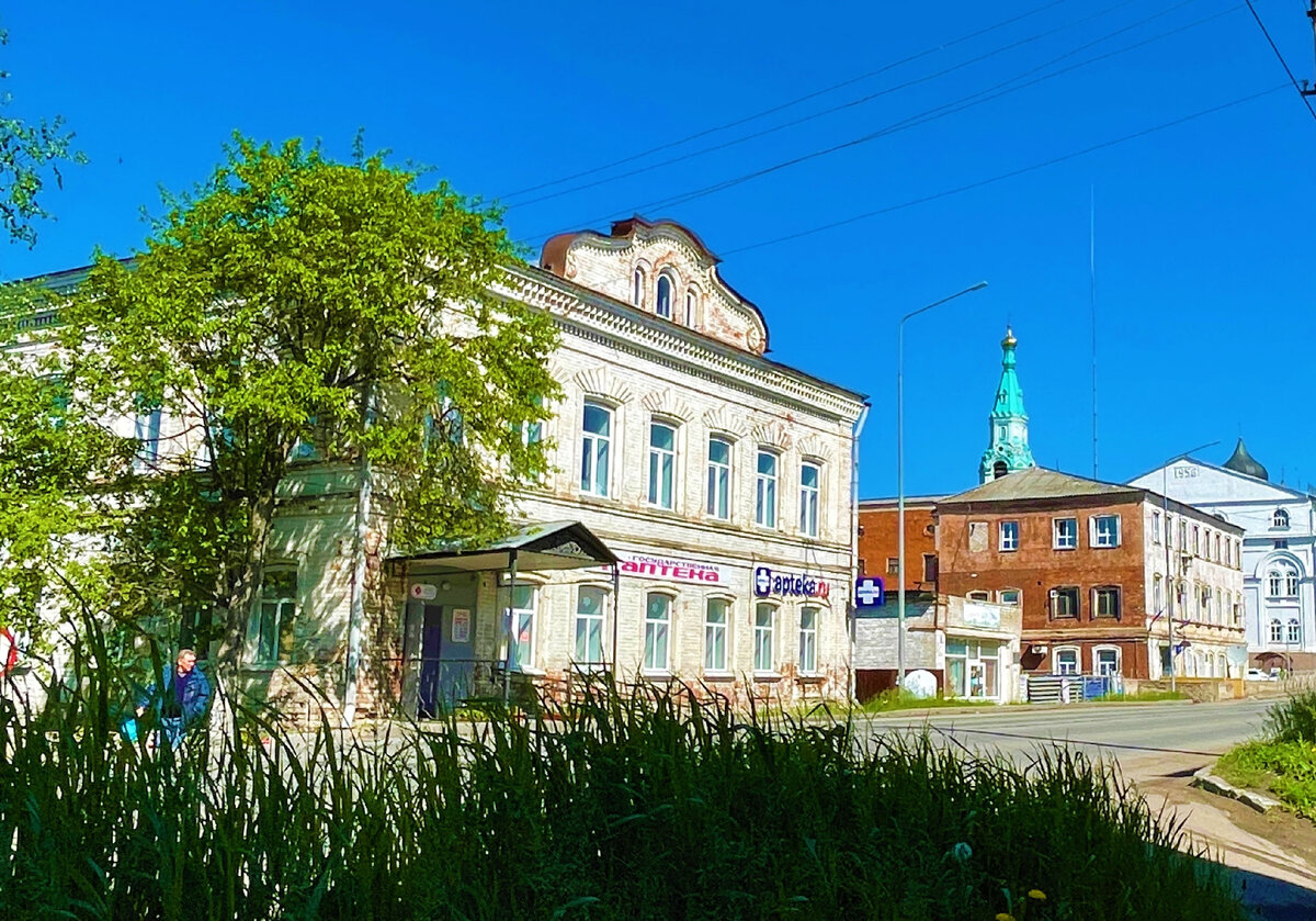 Жизнь на границе Вятской и Марийской земли: купеческий городок Яранск во  всей красе со старинными особняками | Под зонтиком | Дзен