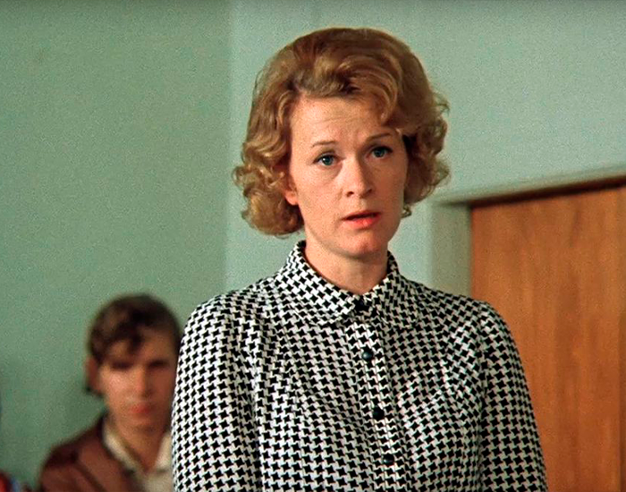 Людмила Ивановна Вострякова, мастер ЖЭКа. Кадр из фильма "Афоня". Источник фото - vk.com