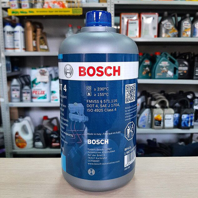 Жидкость тормозная Bosch DOT-4 1 л, Артикул 1987479107Попробуем сравнить стоимость некоторых товаров и запчастей в ЕС и у нас. Сравнивать будем наш магазин с немецкими. 