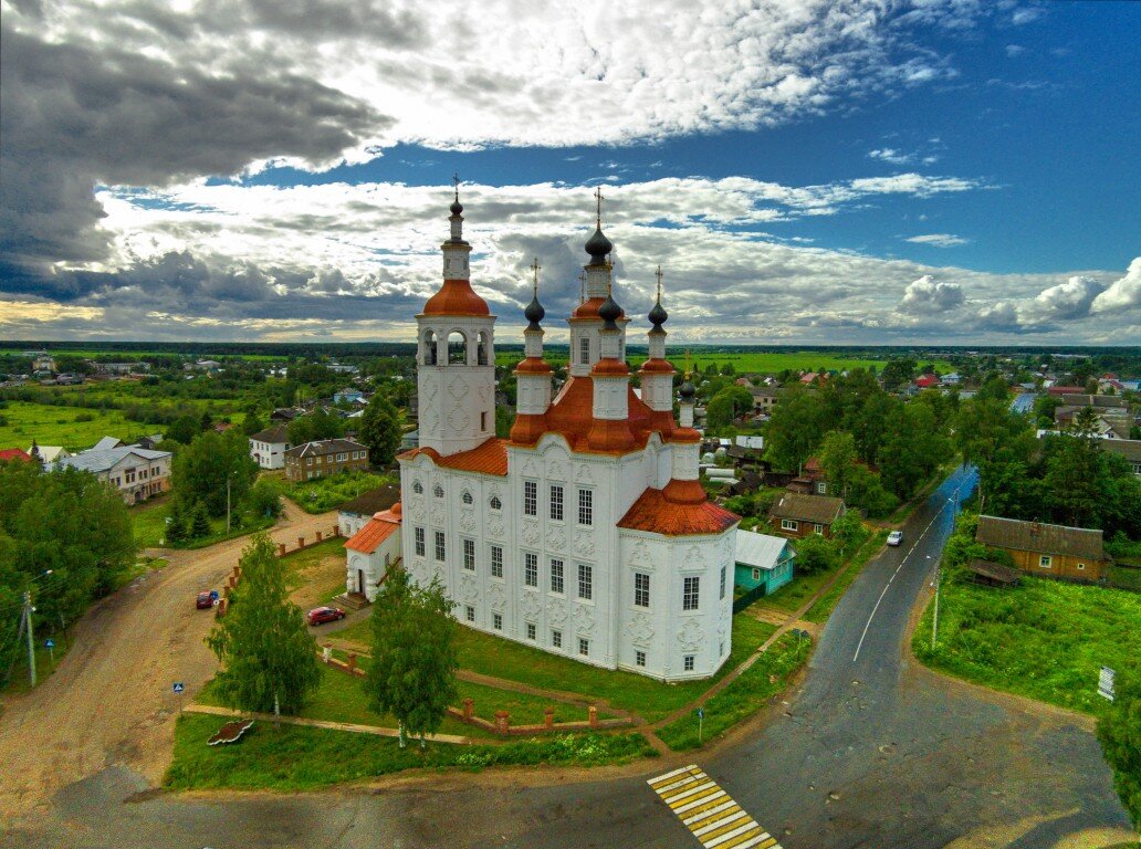 Вологодская г тотьма. Входоиерусалимская Церковь Тотьма. Храмы Тотьмы Вологодской области. Город Тотьма Вологодской. Тотьма храмы.