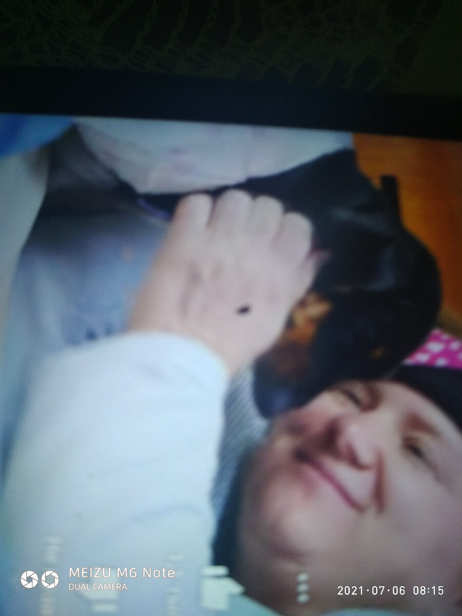 Мама Дина с Джеем обожает Такс, Таксы платят тем же маме каждый раз....