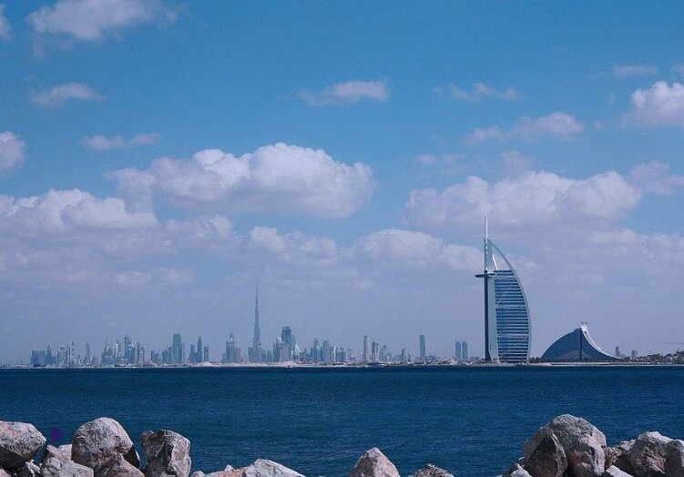 Эмираты - пока сюда тоже можно...