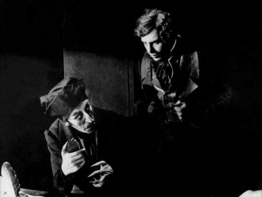 shot from "Nosferatu, eine Symphonie des Grauens"/1922/F.W. Murnau/kinopoisk.ru