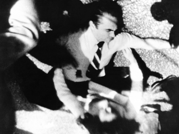 Момент покушения. Фото: historyonthenet.com