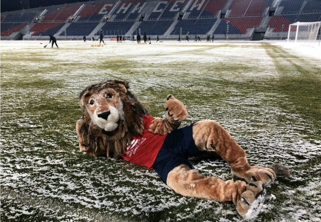 Сейчас львиная доля матчей в России проходит в холода. Что изменится после реформ? Фото фк-енисей.рф