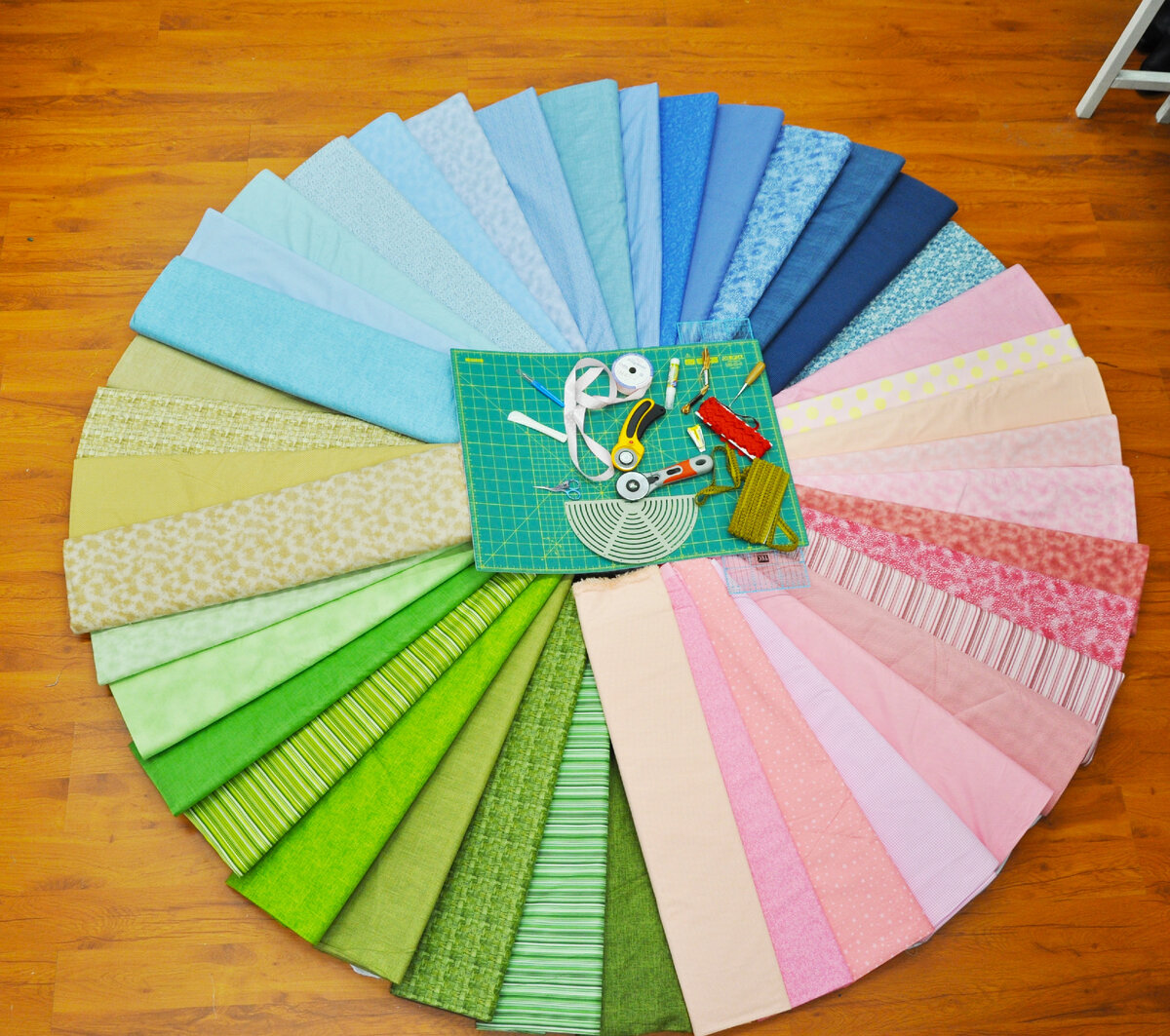 Специально нашёл лоскутки для пэтчворка)