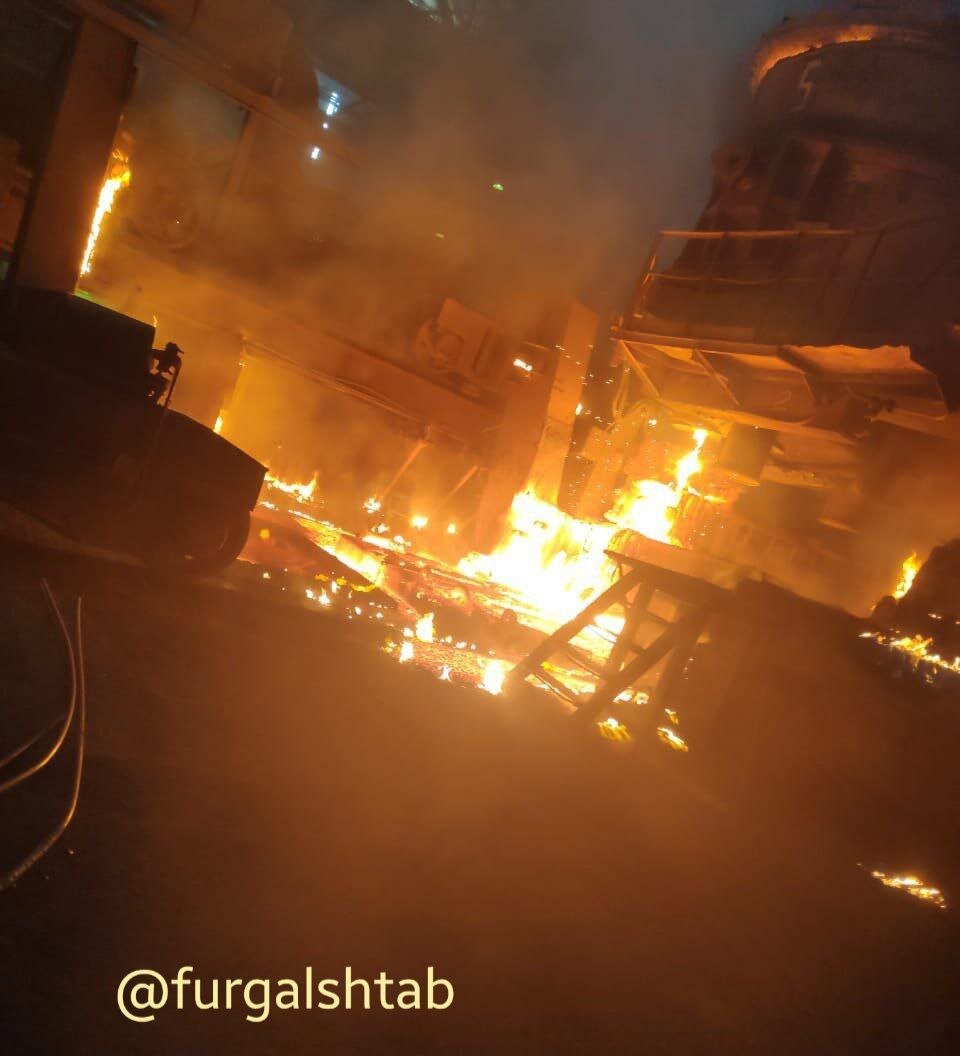 Разлитие металла на заводе "Амурсталь"