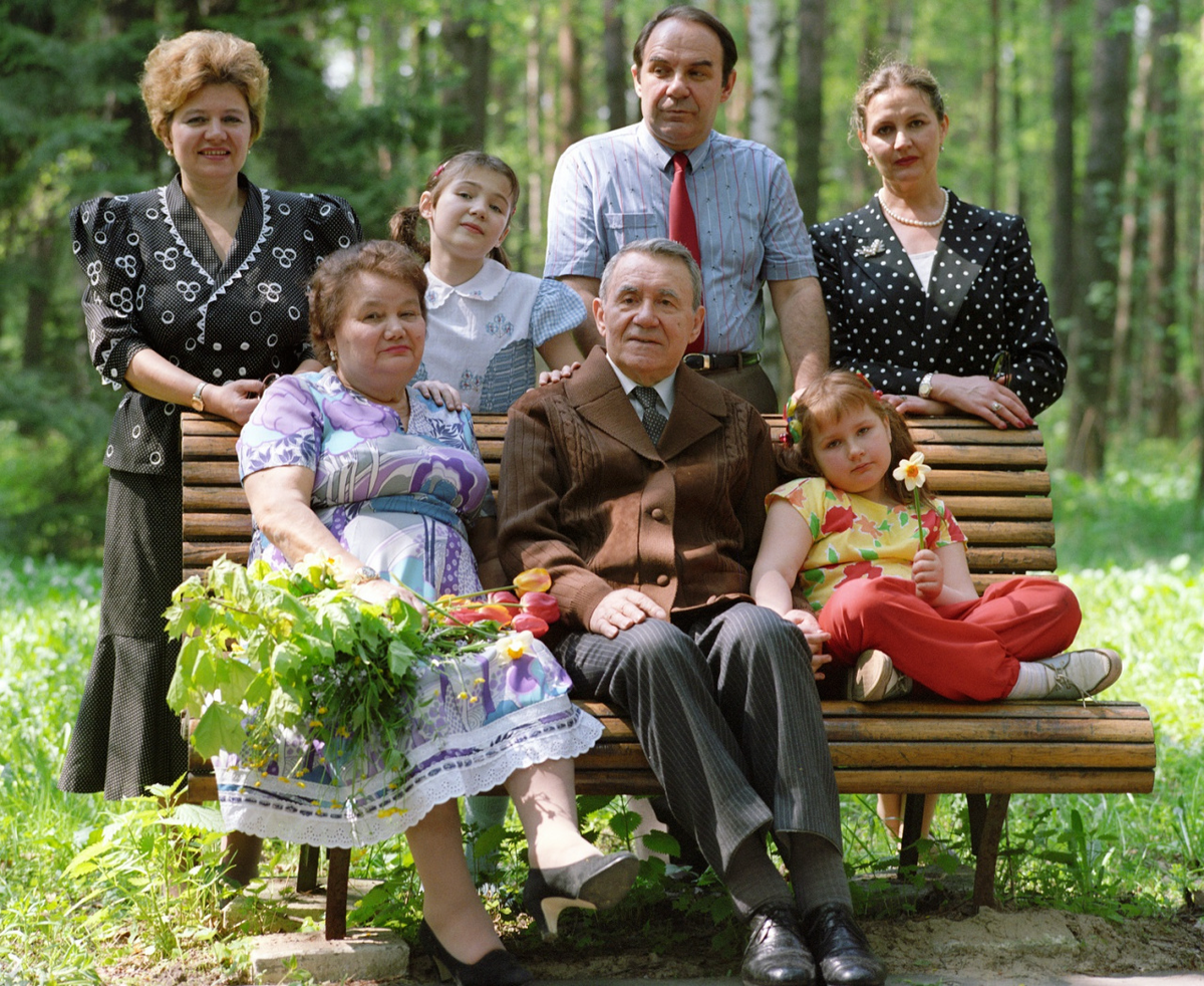 Дача родственников. Анатолий Андреевич Громыко. Громыко Андрей Андреевич семья. Эмилия Андреевна Громыко. Андрей Громыко семья.