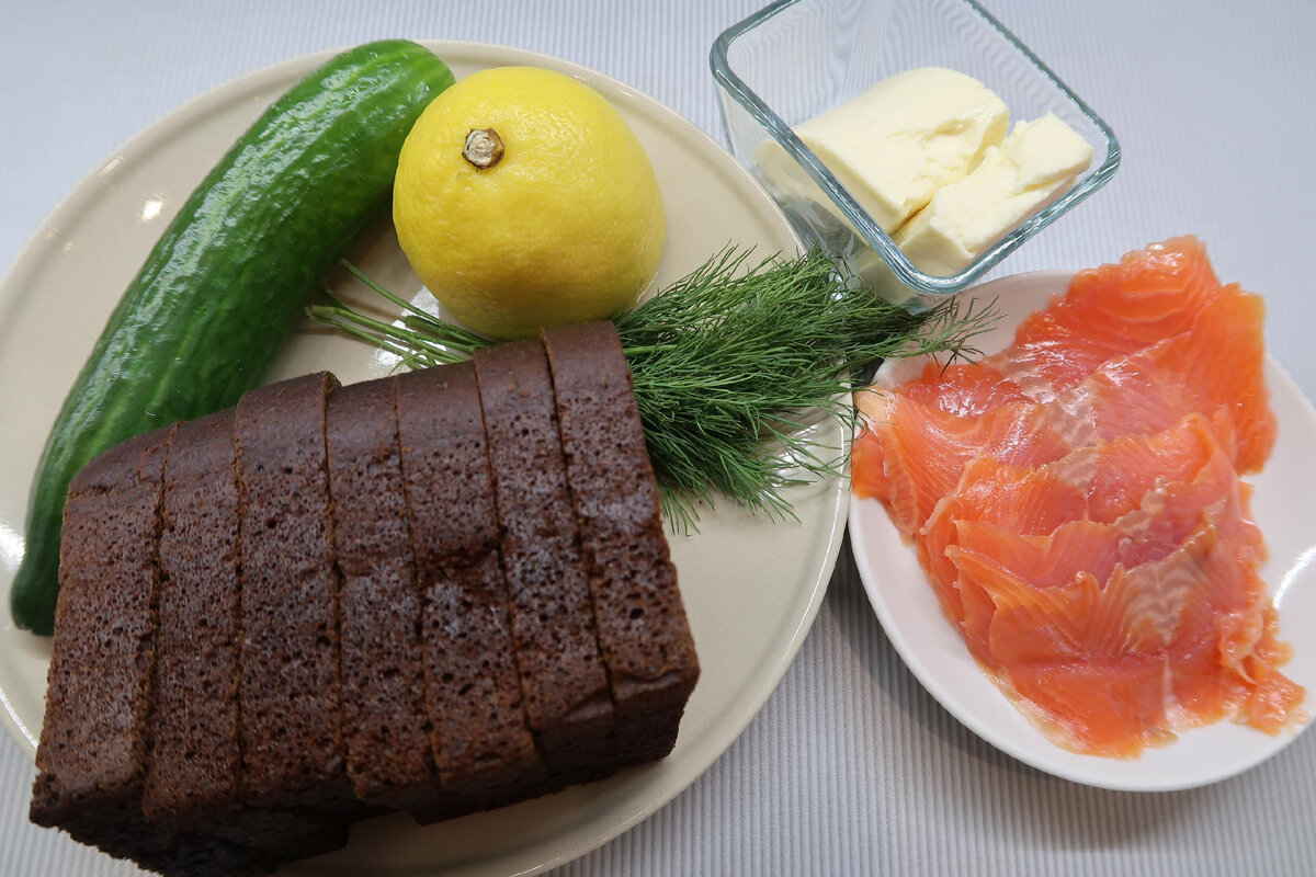 Бутерброды с красной рыбой и огурцом - пошаговый рецепт с фото на ростовсэс.рф