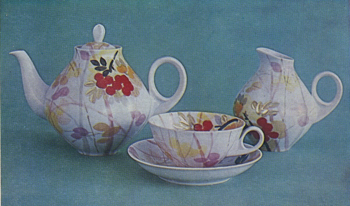 Владимир Яснецов (роспись). Виктор Бобров (форма). Сервиз «Осень». 1970. Дулёво