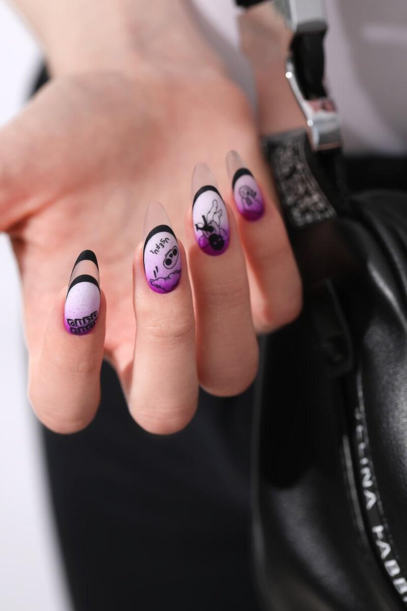 Стеклянный французский маникюр