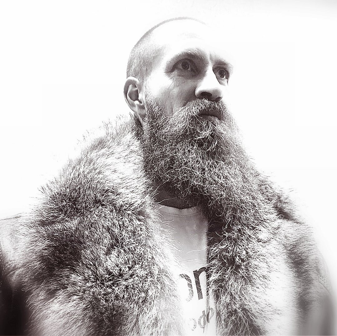 Мужчина — это прежде всего поступки, а потом всё остальное...