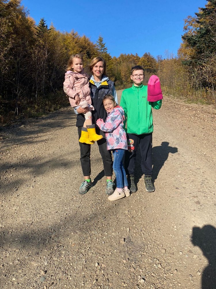 Светлана Пронькина с детьми