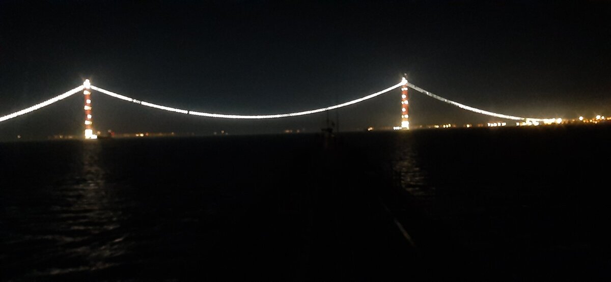 Босфорский мост ( относиться к классу Висячих мостов )