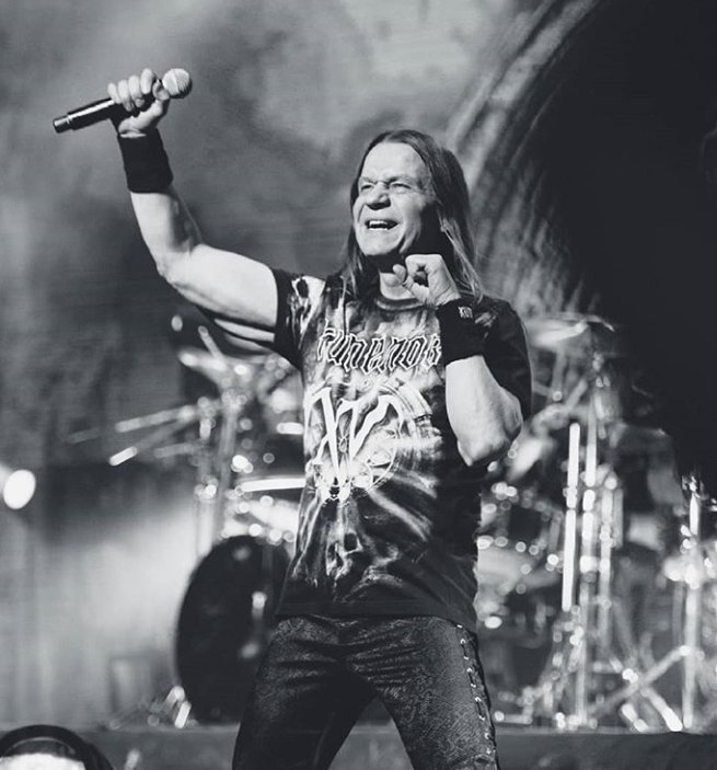 5 вокалистов с мощными голосами, чьи рок–баллады до сих пор дарят нам ...