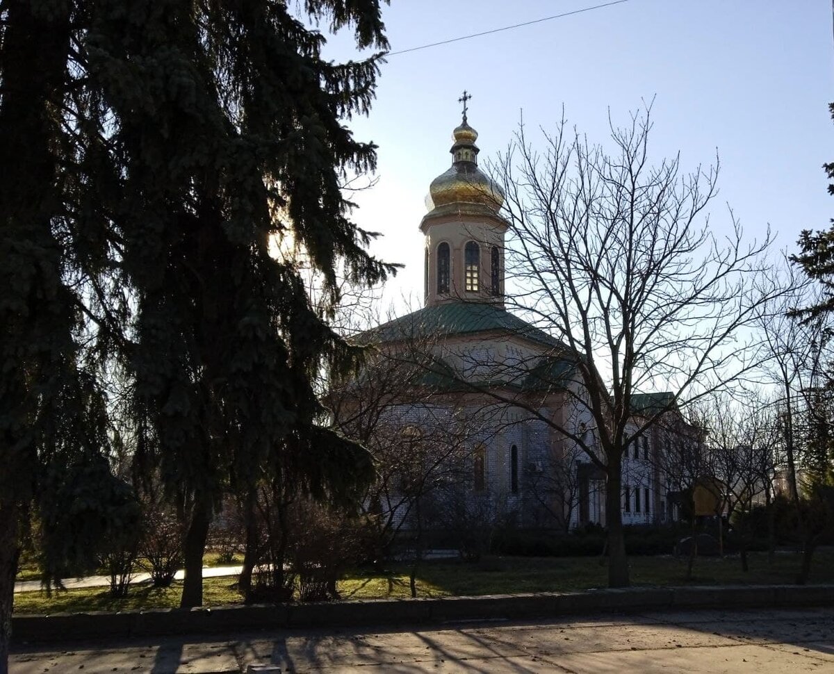 Куда поставить свечу в храме, если в подсвечнике нет свободного места |  ОлегАрх | Дзен