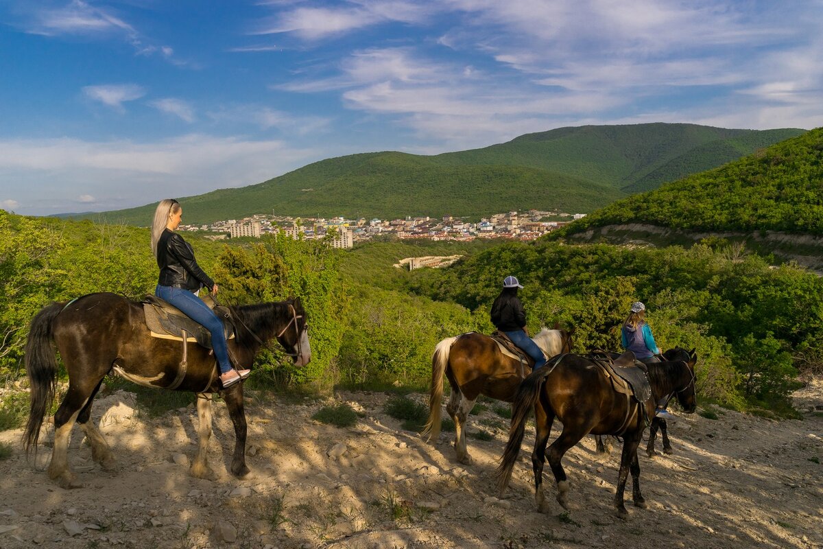 Конные прогулки Чатыр Даг