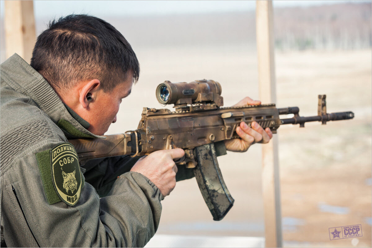 Ака город. Оружие АК 12. АК-12 автомат прицел. Ак12 армейский автомат. АК 12 боевой.