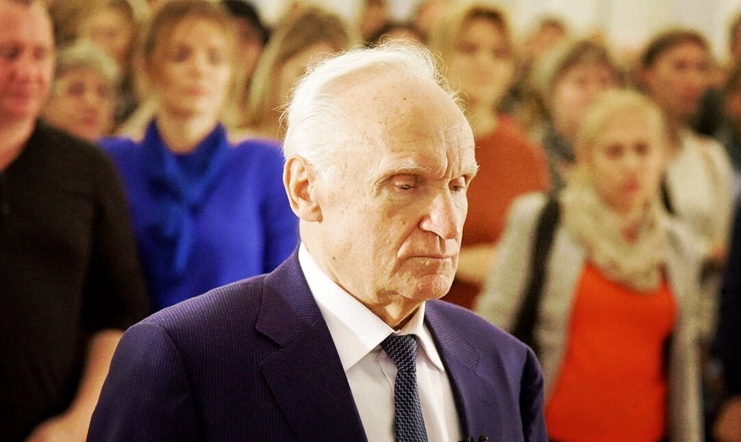 Алексей Ильич Осипов — учёный-богослов, педагог и публицист, доктор богословия, заслуженный профессор Московской духовной академии, апологет, проповедник, писатель, православный катехизатор.
