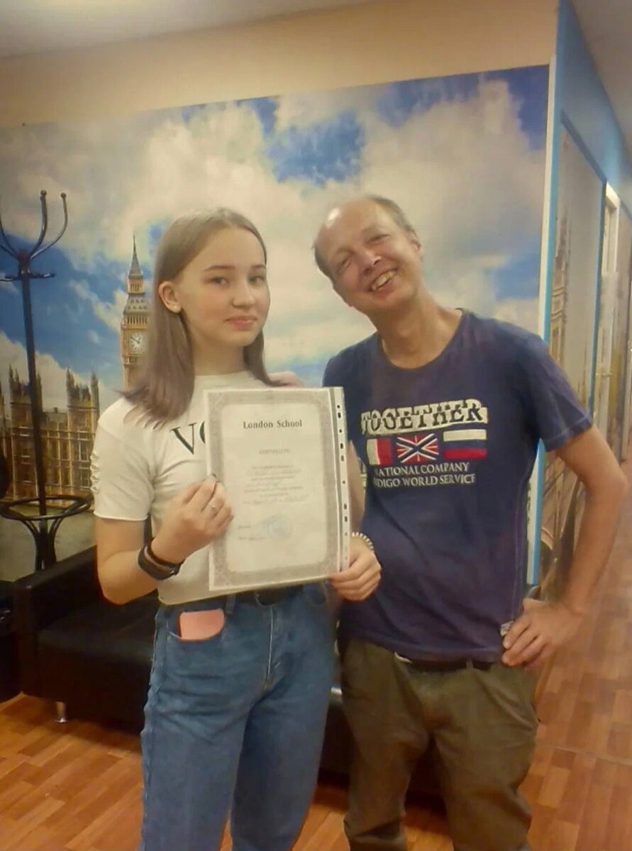 Эндрю с ученицей школы: фото с сайта londonschool.ru