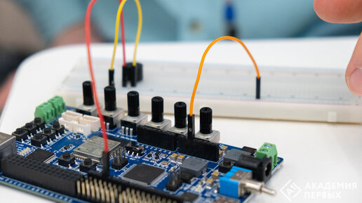 Итоговое видео 3 смена в Академии Первых г. Пермь. 7-10 класс изучали Ардуино по одному из направлений