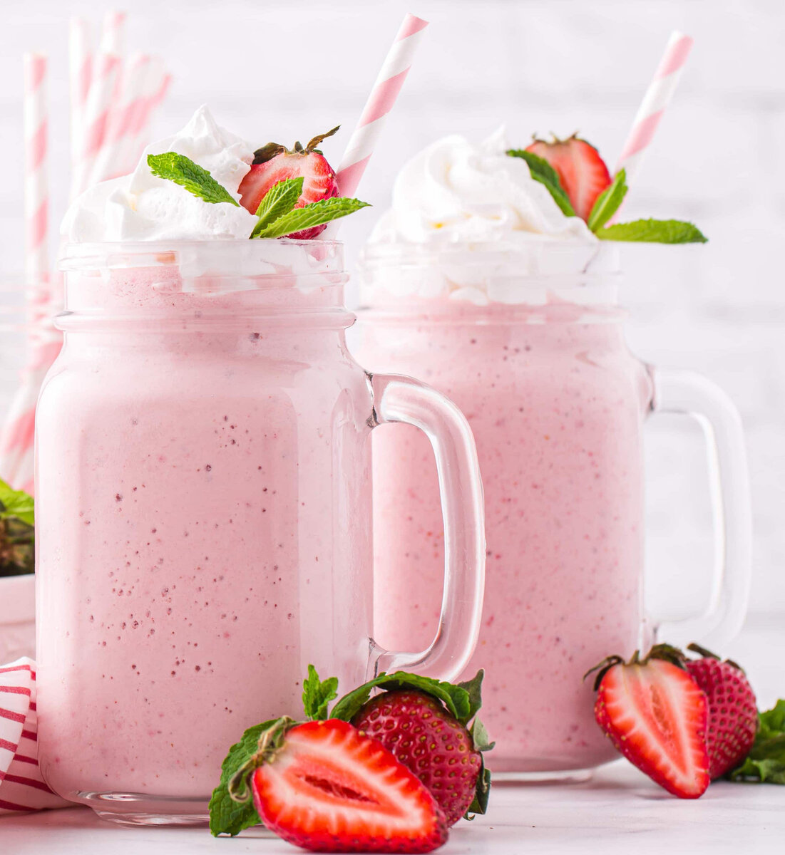 Клубничный милкшейк