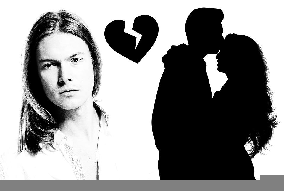 https://cdn.pixabay.com/photo/2022/01/26/11/30/broken-heart-6968646_960_720.jpg