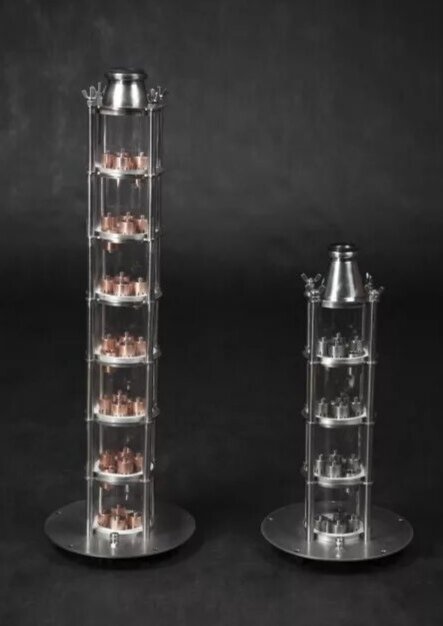 Стеклянная тарельчатая колонна. С тарелками колпачкового типа.