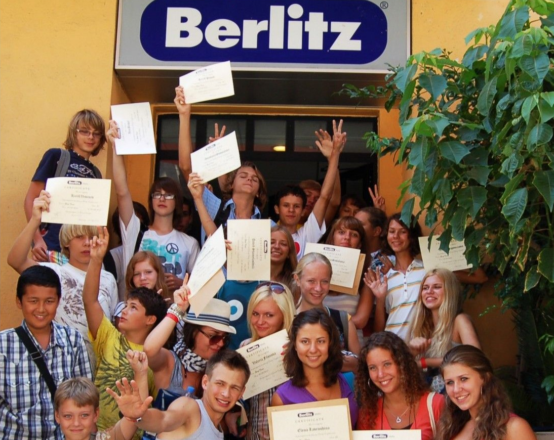 Выпускники школы Berlitz Malta, фото с r-express.ru.