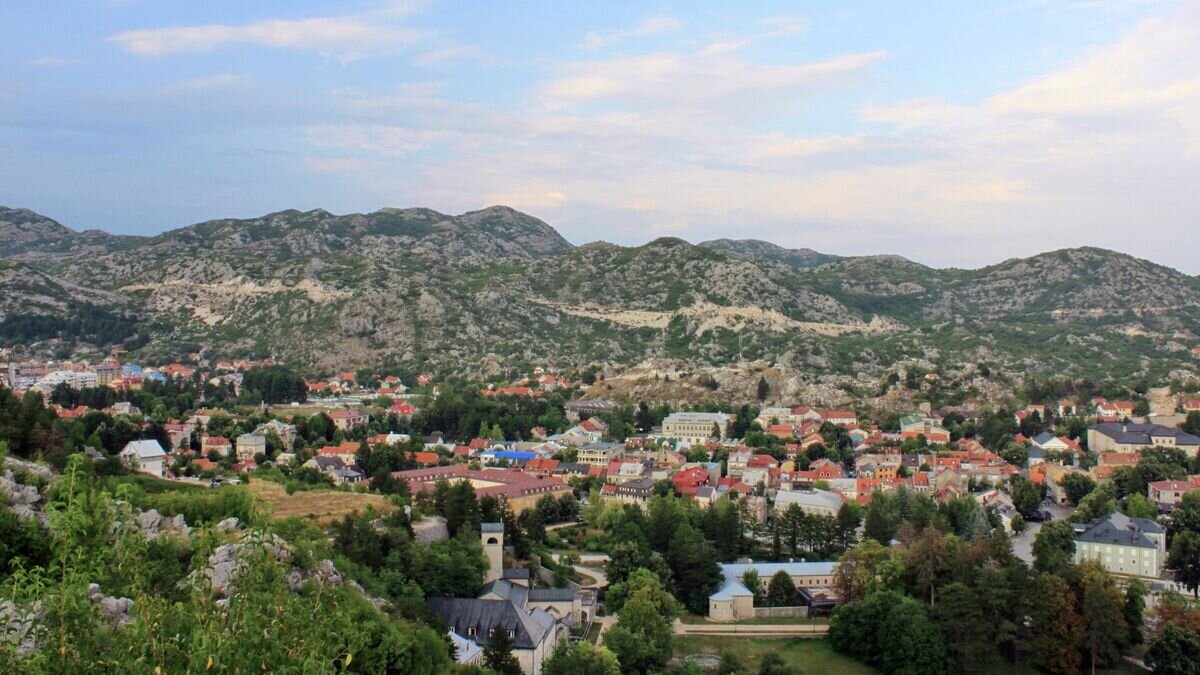    Вид на город Цетин, ЧерногорияCC BY-SA 4.0 / Marcin Konsek / Widok na Cetinj