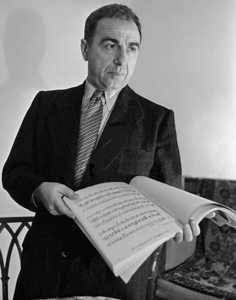 Матвей Блантер — крупнейший советский композитор-песенник. Всего был автором более чем 200 песен, сюиты для голоса с оркестром, оперетт, музыки к спектаклям, кинофильмам, радиопостановкам. Для всех его песен характерны импульсивность, открытость, чувство юмора, оптимизм. Мелодии композитора яркие, очень индивидуальные, легко запоминающиеся. В своём мелодическом творчестве наследует традиции М. И. Глинки, П. И. Чайковского.