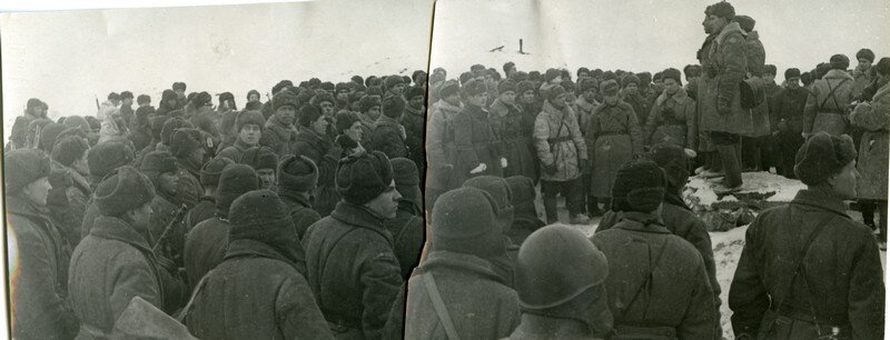 Волховский фронт - Ленинградский фронт. Митинг частей двух фронтов, встретившихся после прорыва блокады на поле боя. Госкаталог.рф