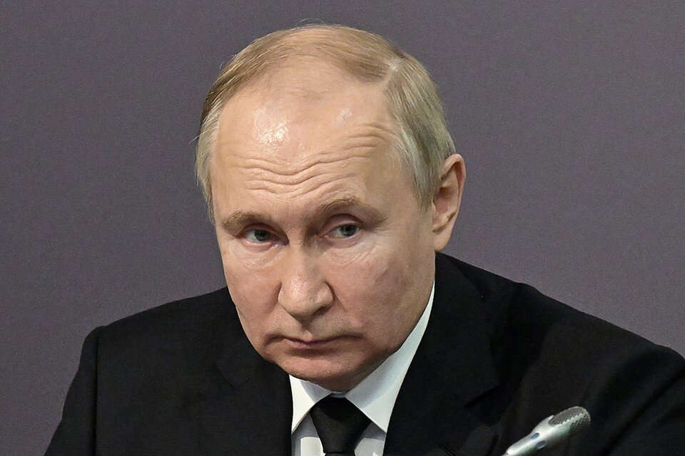     Путин встретился с работниками Обуховского завода в Петербурге. Фото: Илья Питалев/POOL/ТАСС