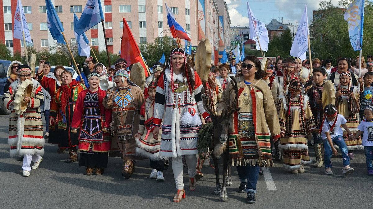     Численность некоторых коренных народов в крае не превышает 1000 человек