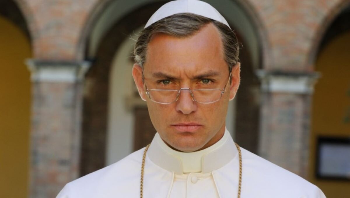     Джуд Лоу кадр из сериала "Новый папа"