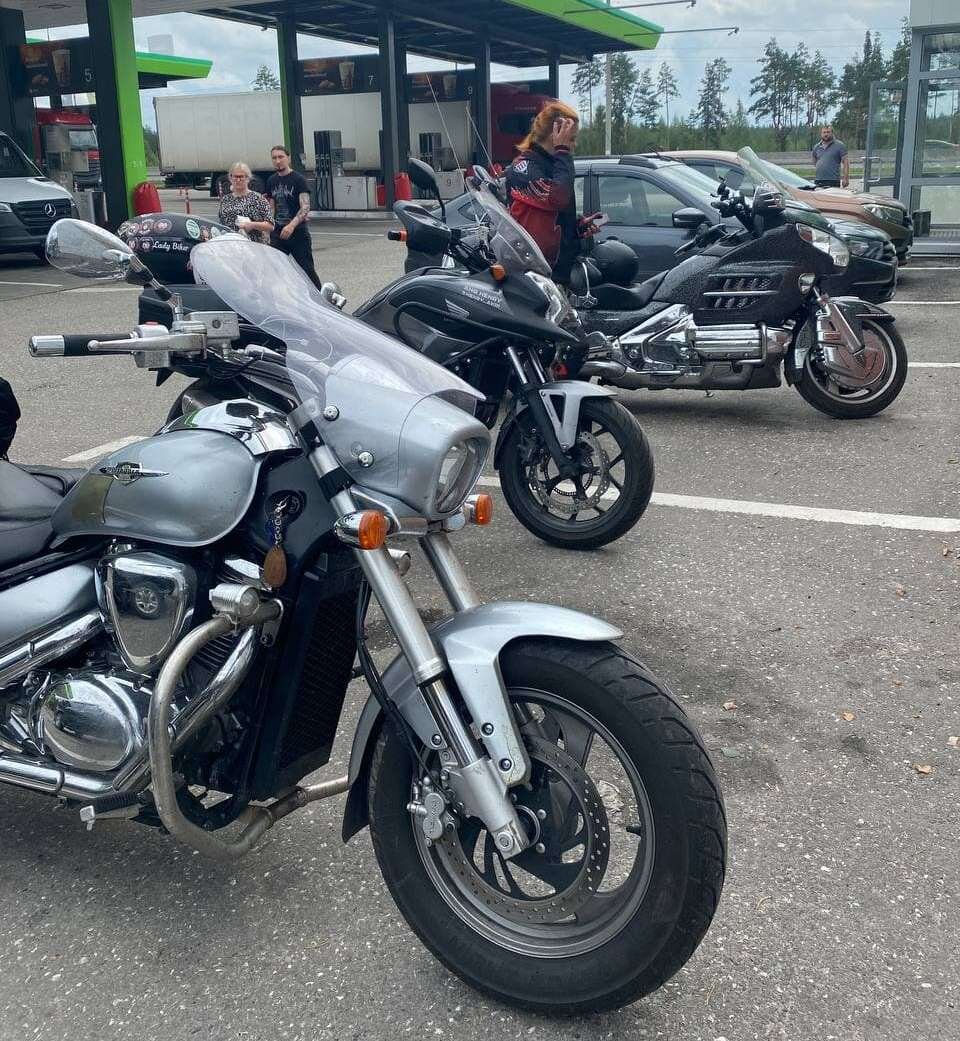 Интрудер, Энцеха и Голда. Вот такой компанией ехали на фест к Джокерам))