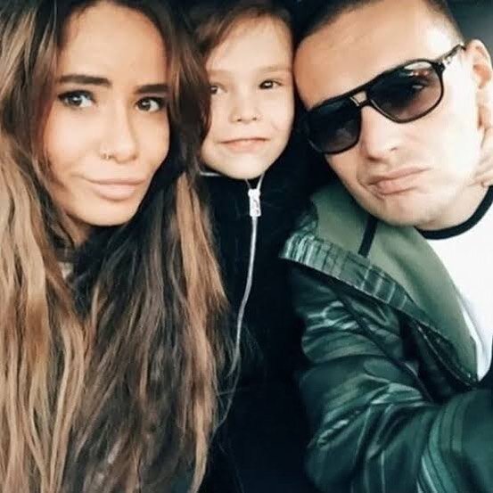 Айза Долматова и Гуф с сыном Сэмом