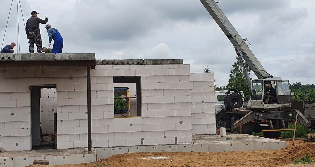 Укладка готовых плит перекрытий