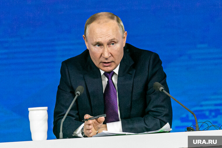    Владимир Путин приехал в Севастополь на автомобиле