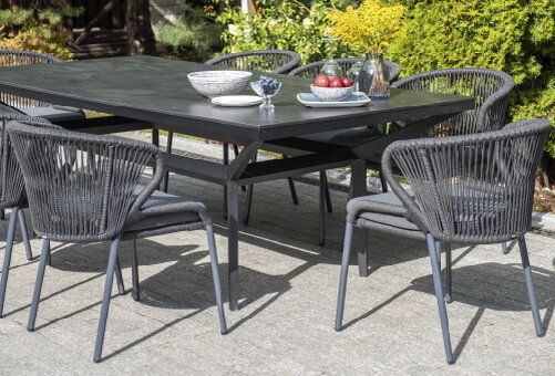 Большой обеденный стол из HPL и стулья из роупа на алюминиевом каркасе