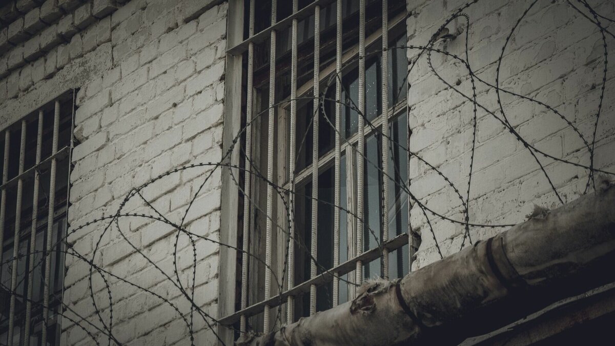     Вадима Липского, известного как Бургомистр или Бурген, перевели из СИЗО в РКБ. У «смотрящего» по Казани ухудшилось состояние здоровья, пишет «Бизнес Онлайн».
