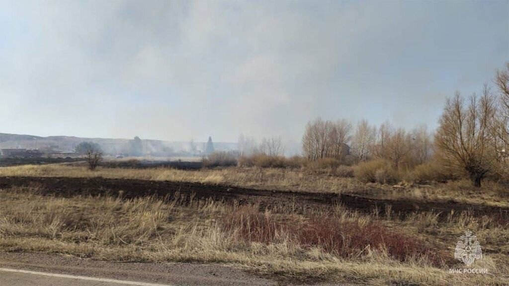    В Оренбургской области за минувшие сутки произошло 39 пожаров, 14 из них — степные