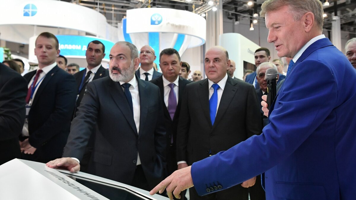     В рамках международной выставки «Евразия — наш дом», которая приурочена к назначению Российской Федерации председателем Евразийского экономического союза, Сбербанк провел презентацию нескольких инновационных программ, способствующих росту эффективности в ряде отраслей экономики.