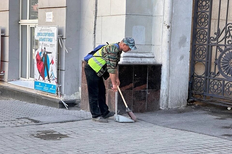 другой дворник, но тоже оттуда.. фото из открытых источников