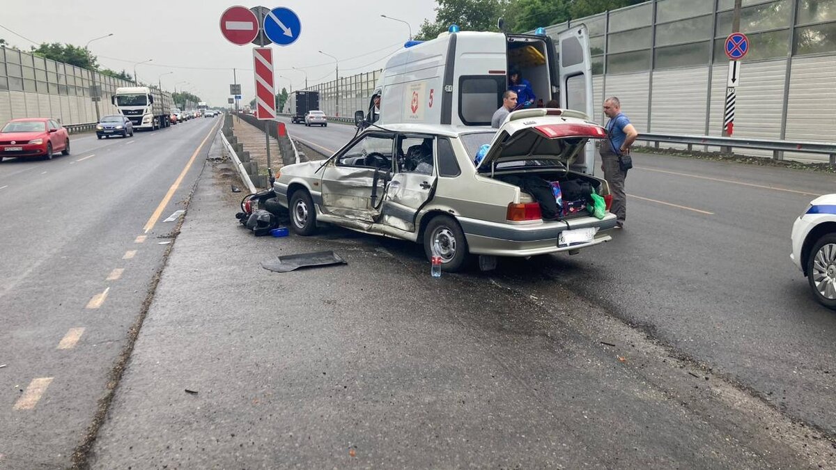     В результате аварии на Южном подъезде к Ростову пострадал водитель мотоцикла, сообщили в пресс-службе ГИБДД региона.