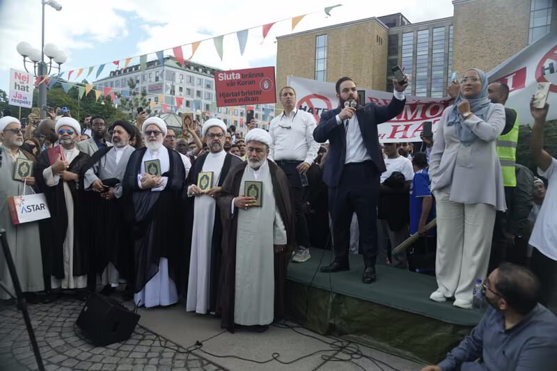    Тысячи граждан Швеции вышли на демонстрацию против ненависти